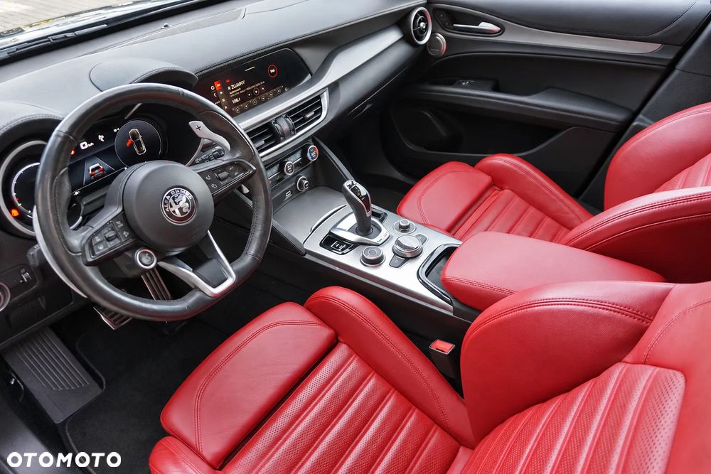 Alfa Romeo Stelvio 2.0 Turbo Veloce Q4 - 32