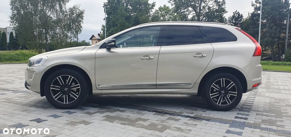 Volvo XC 60 T5 AWD Geartronic Momentum - 9