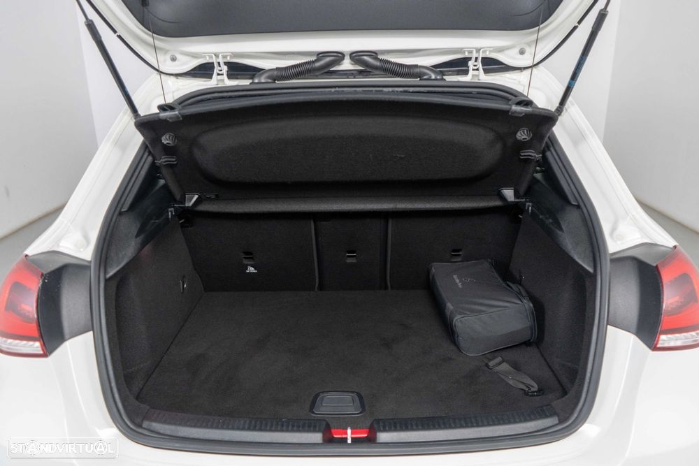 Mercedes-Benz A 250 e Progressive - 13