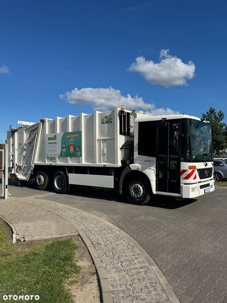 Mercedes-Benz Econic 2629 - 3