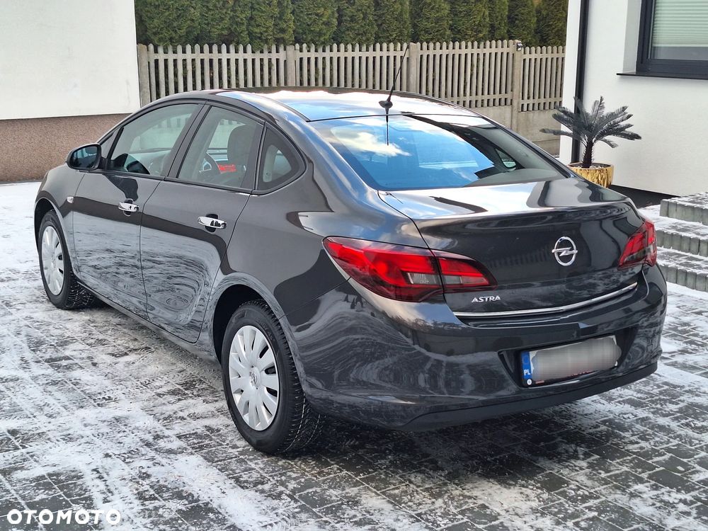 Opel Astra 1.6 Active EU6 - 11