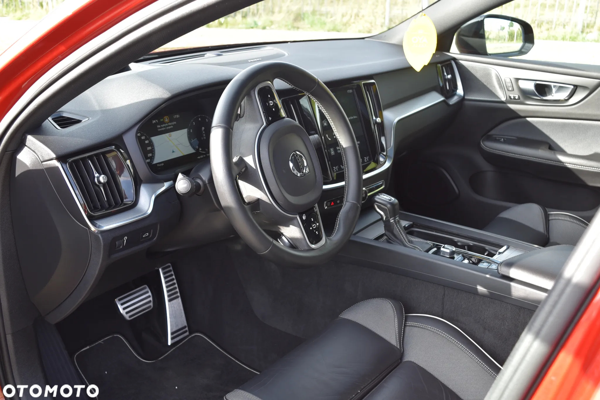 Volvo S60 T5 R-Design - 25