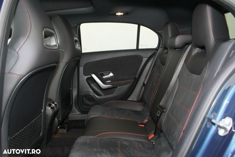 Mercedes-Benz A 250 4MATIC - 9