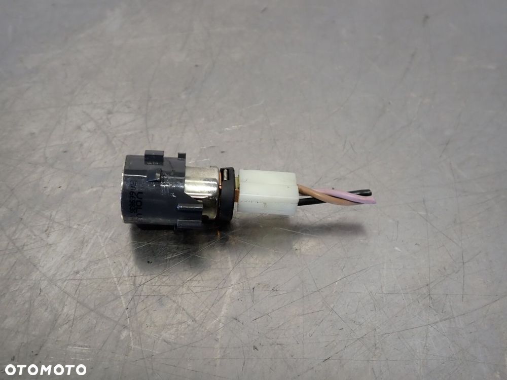 GNIAZDO ZAPALNICZKI VOLVO V70 II 30669836 - 1