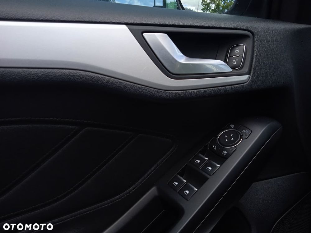 Ford Focus 1.0 EcoBoost Trend Edition Business - 28