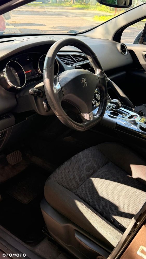 Peugeot 3008 Hybrid4 - 10