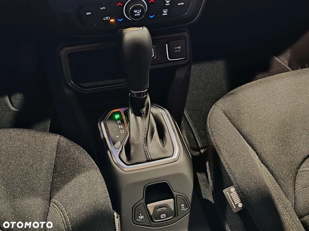 Jeep Renegade 1.5 T4 mHEV Altitude FWD S&S DCT - 12