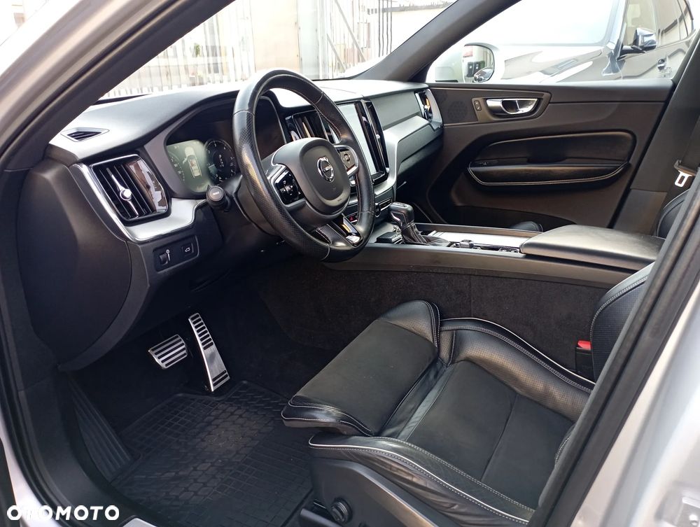 Volvo XC 60 D5 AWD R-Design - 7