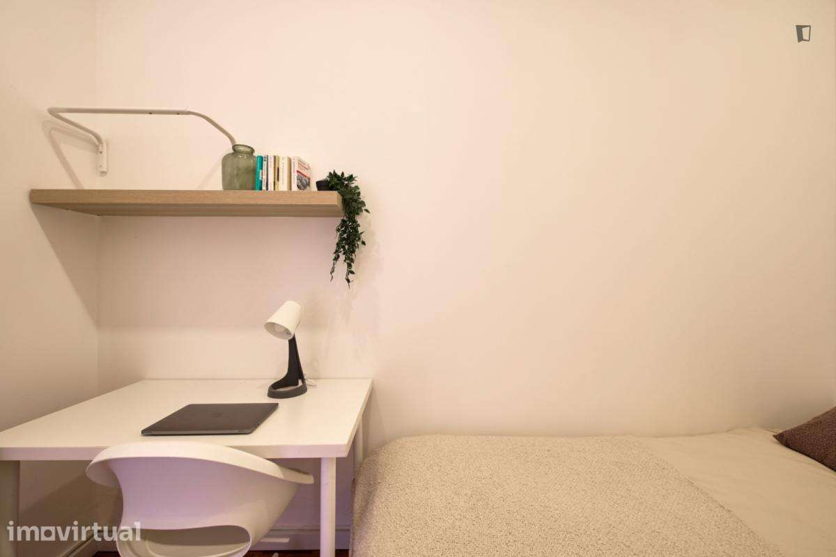 Quarto - localizado em Alameda Lisbon - Grande imagem: 5/49