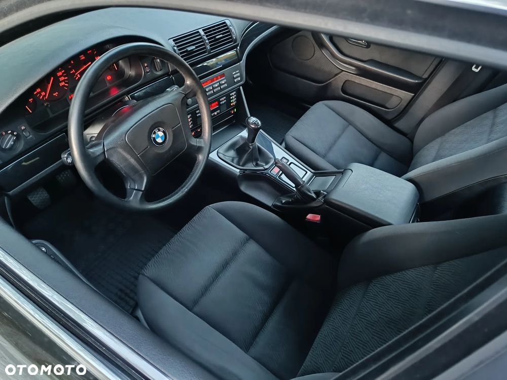 BMW Seria 5 - 29