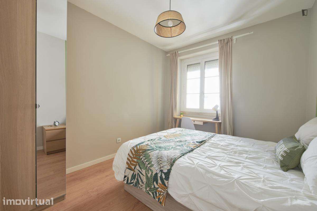 Quarto - localizado em Roma-Areeiro Lisbon - Grande imagem: 2/27