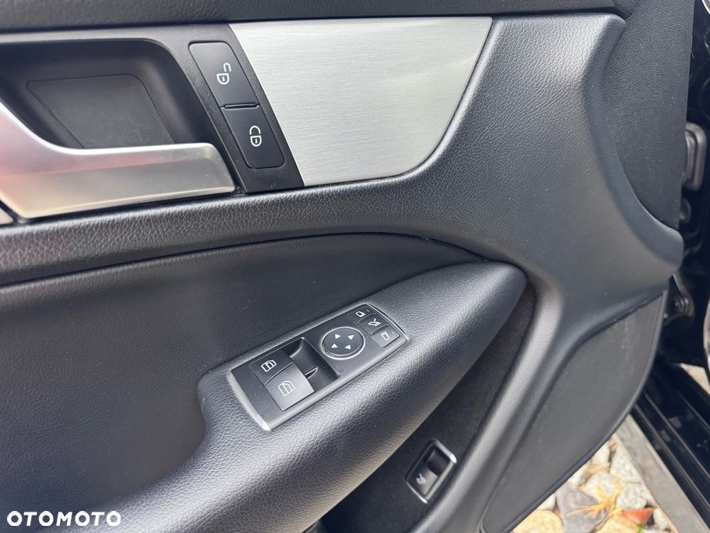 Mercedes-Benz Klasa C 180 Coupe BlueEFFICIENCY 7G-TRONIC - 16