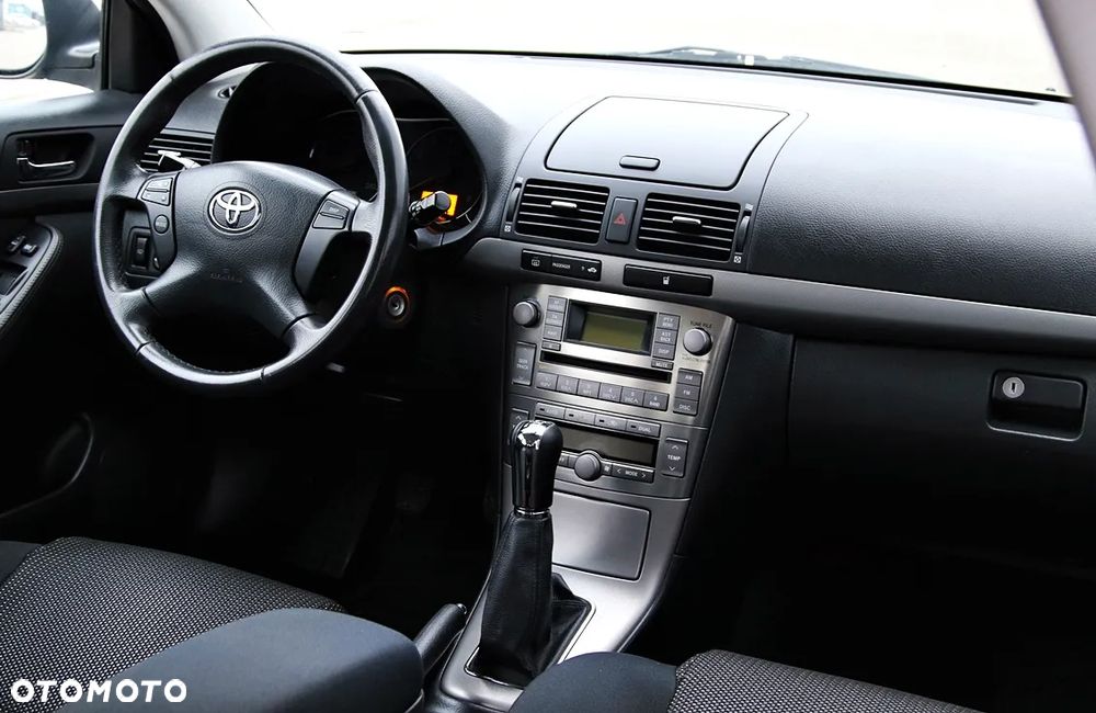 Toyota Avensis 1.8 VVT-i Sol Premium - 29