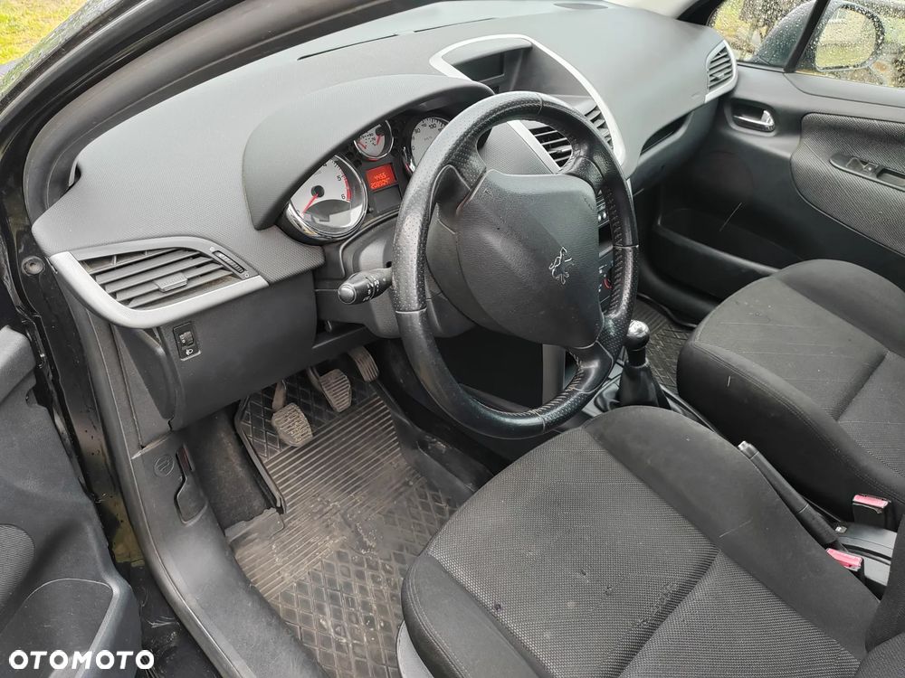 Peugeot 207 90 HDi FAP (Blue Lion) Filou - 14