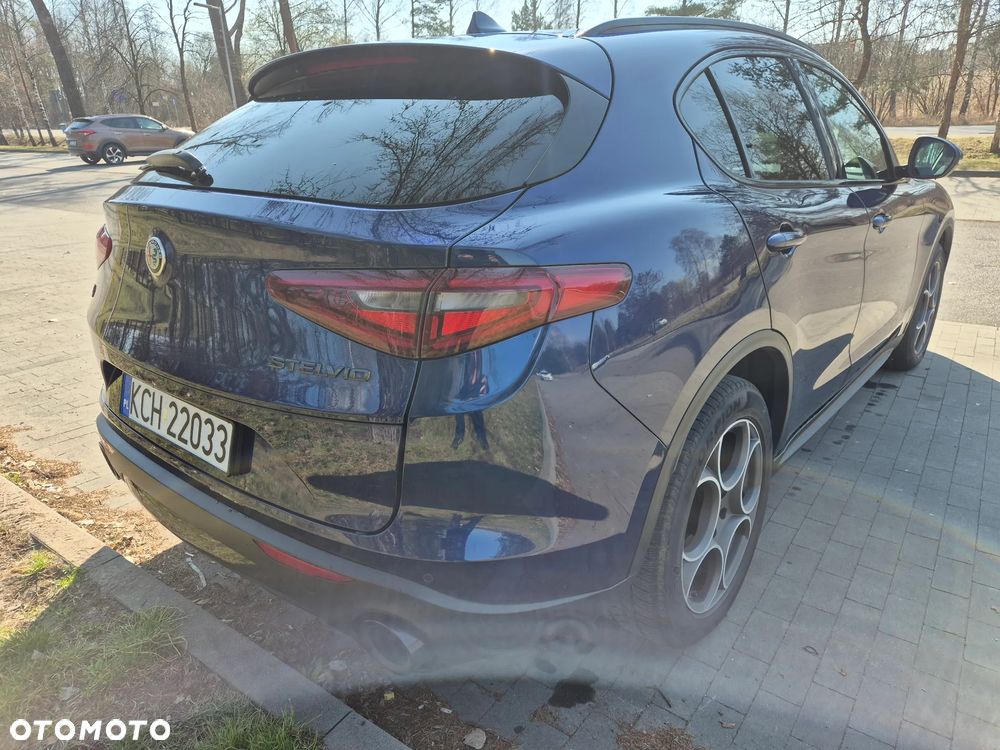 Alfa Romeo Stelvio 2.0 Turbo B-Tech Edition Q4 - 12