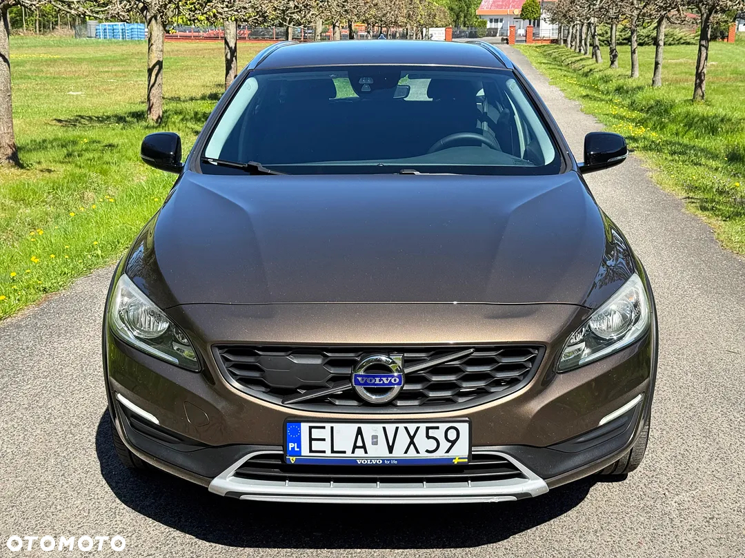Volvo V60 Cross Country D4 AWD Geartronic Summum - 4