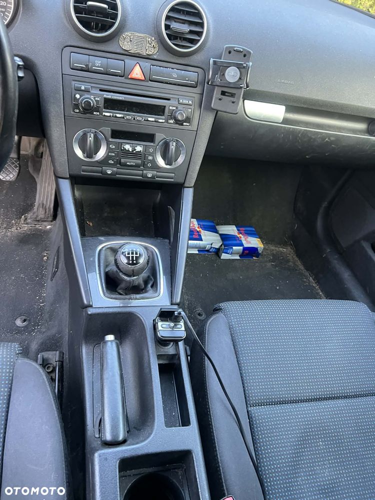 Audi A3 3-drzwiowe 1.6 Ambiente - 9