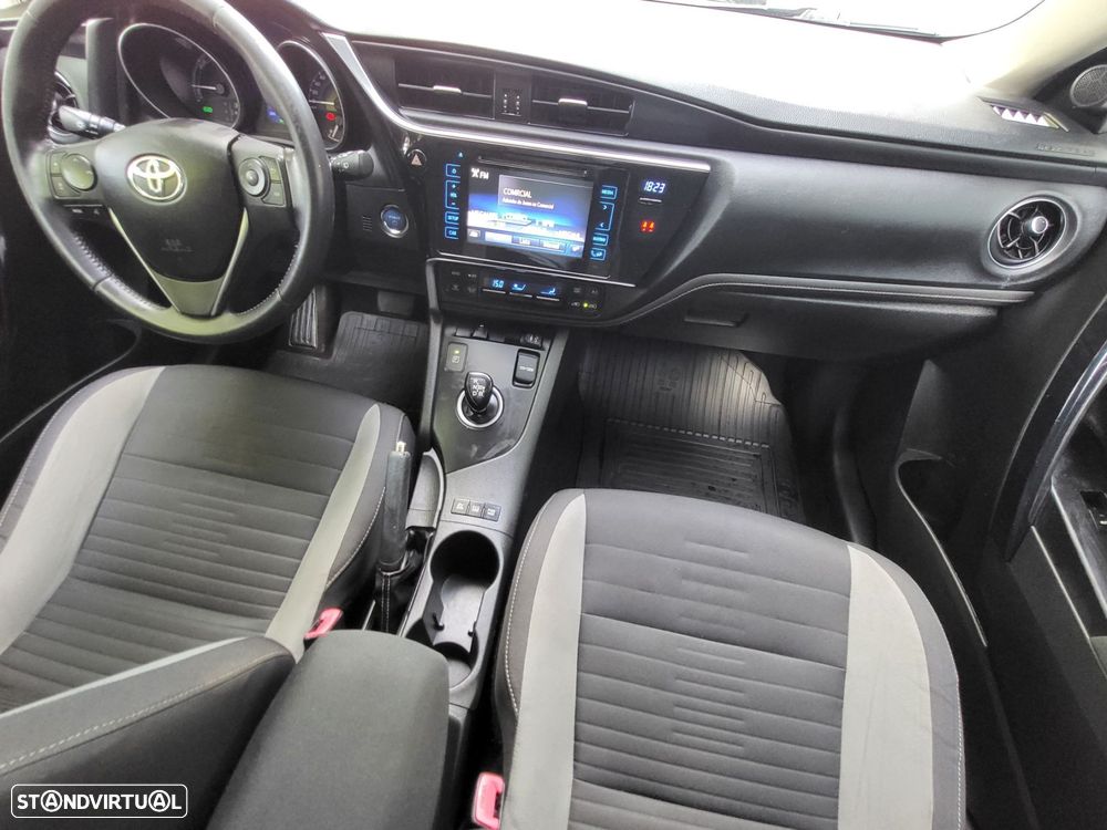 Toyota Auris - 11