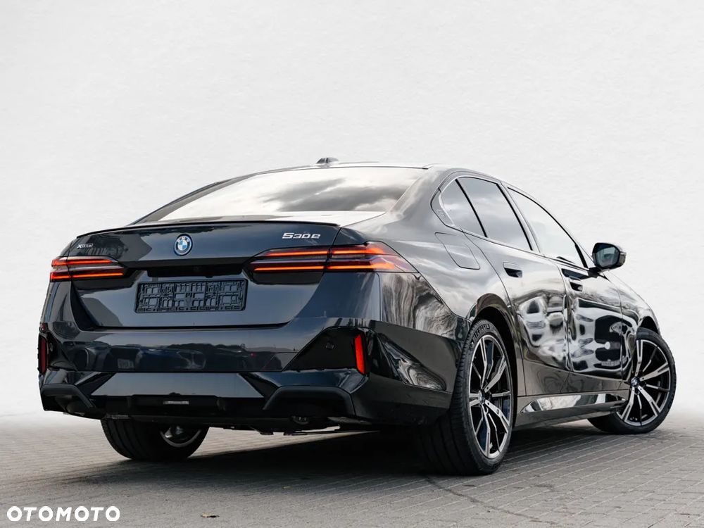 BMW Seria 5 530e PHEV - 3