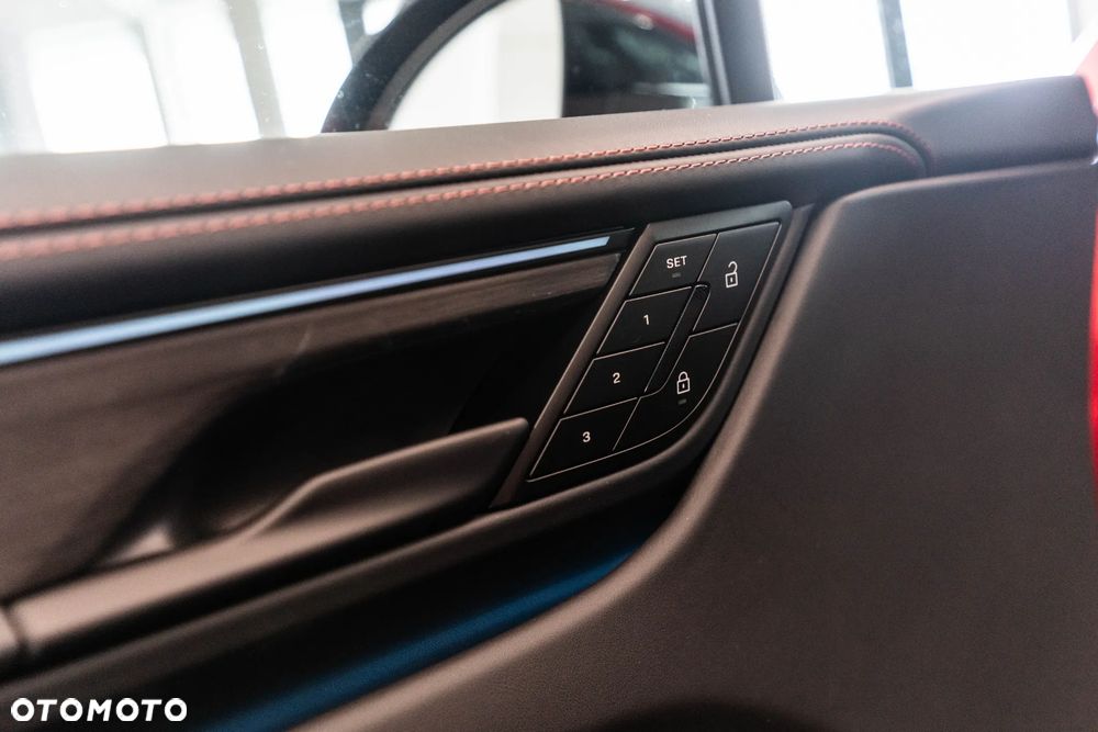 Porsche Macan - 28