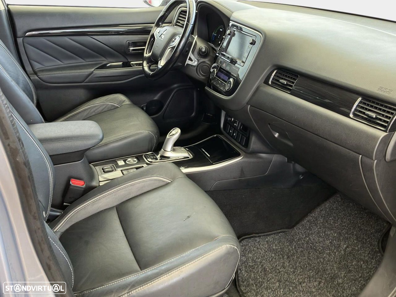 Mitsubishi Outlander 2.0 PHEV Intense Navi - 14