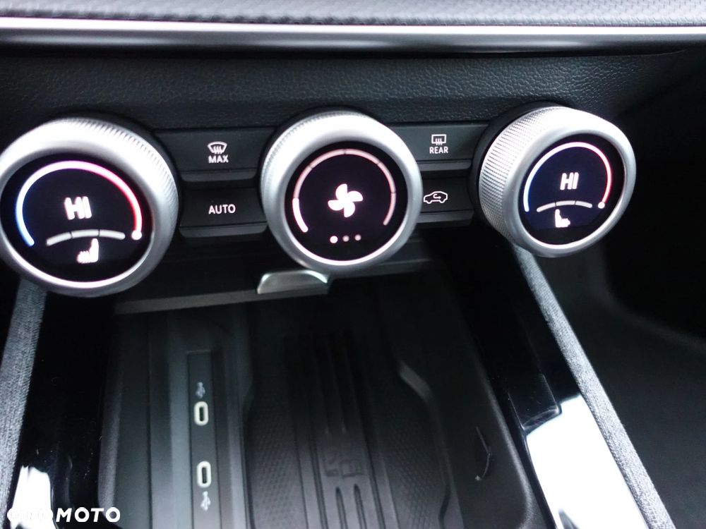 Skoda Superb 2.0 TDI DSG Selection - 9