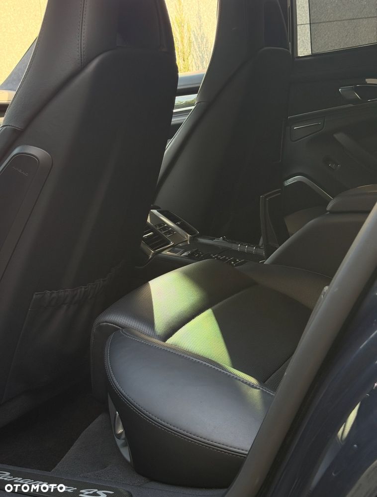 Porsche Panamera 4S PDK - 14
