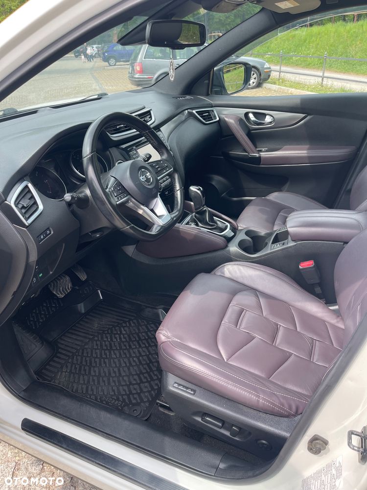 Nissan Qashqai 1.6 dCi Xtronic TEKNA+ - 28