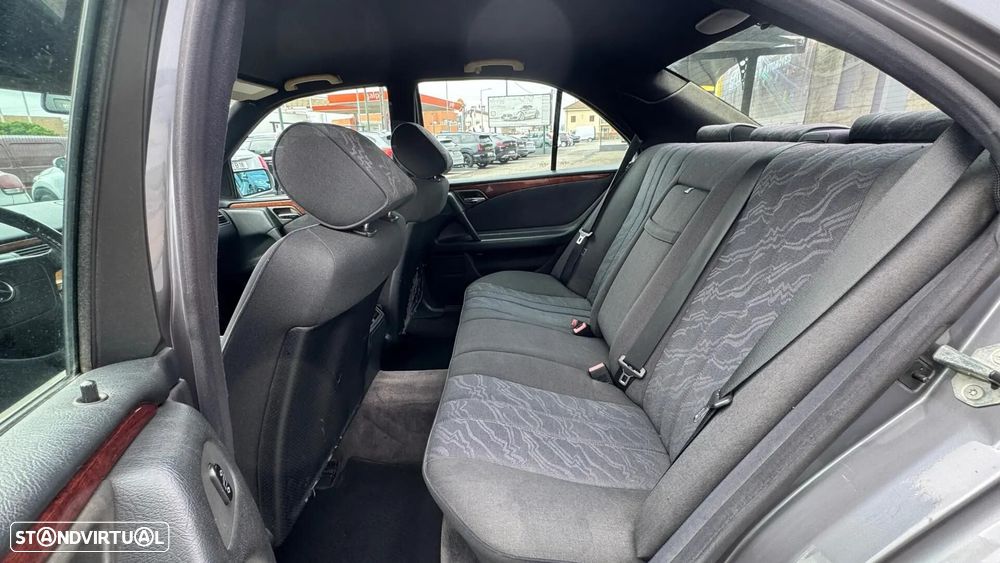 Mercedes-Benz E 220 CDI Classic - 11