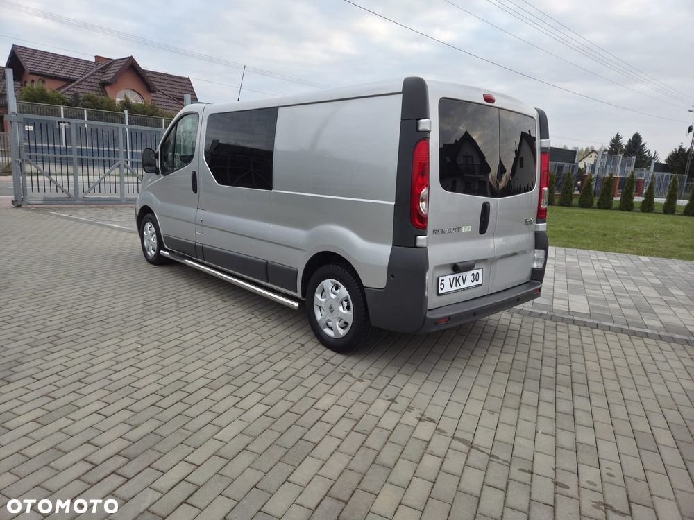 Renault TRAFIC LONG KLIMA TEMPOMAT ORYGINAŁ DUBEL KABINA ZADBANY FULL OPCJA DOPOSAŻONY - 4
