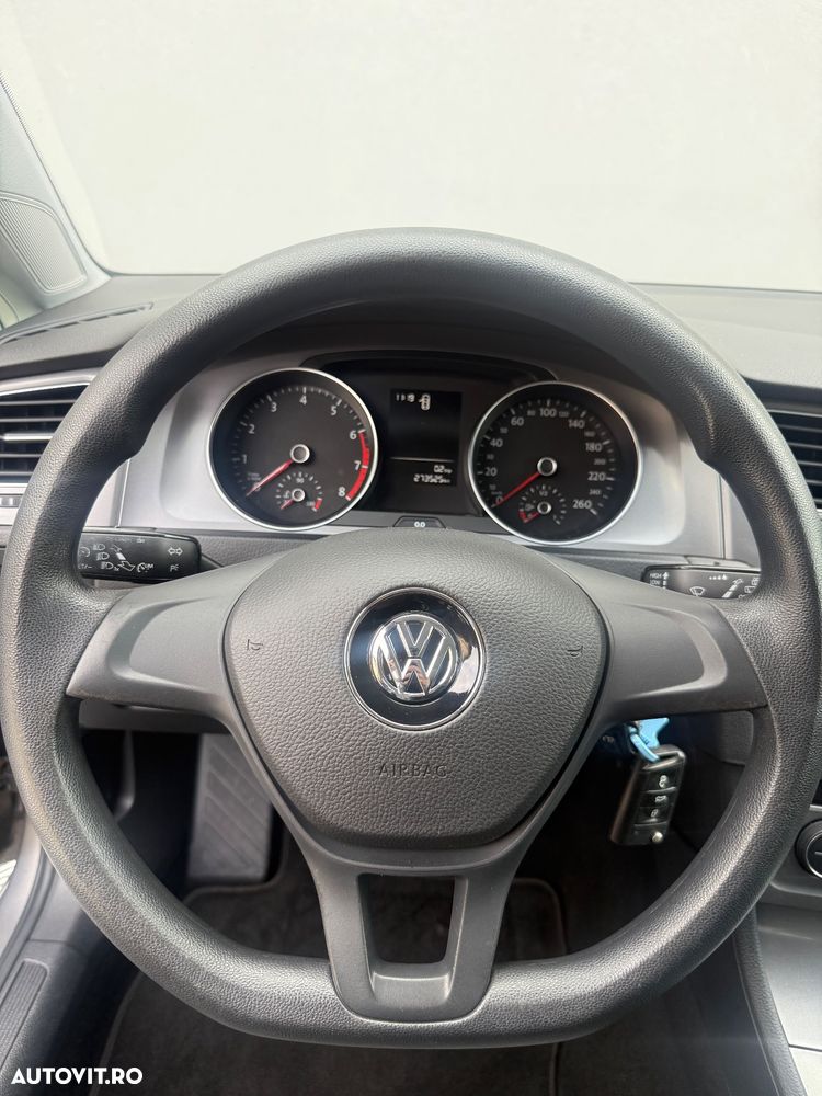 Volkswagen Golf - 21