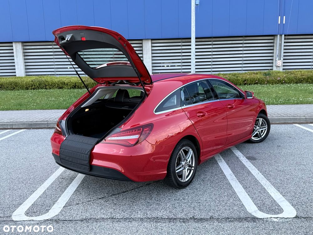 Mercedes-Benz CLA 180 7G-DCT - 7