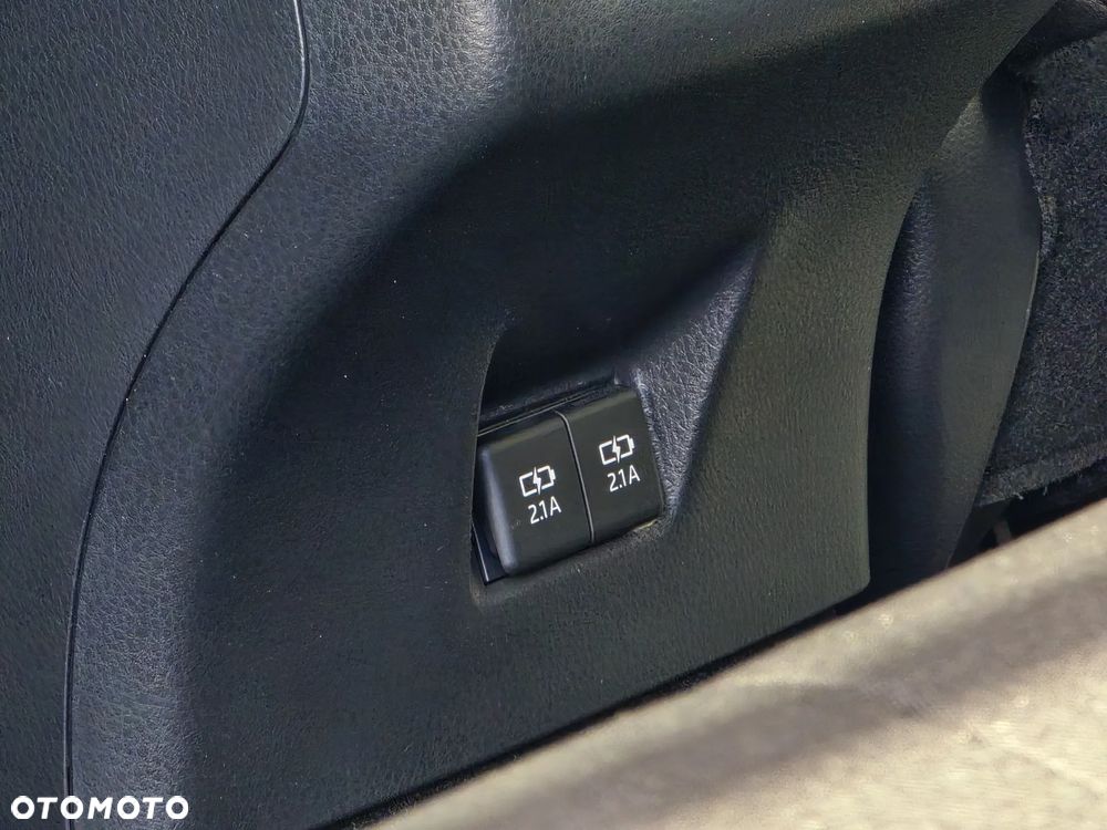 Toyota Camry 2.5 Hybrid Comfort CVT - 31