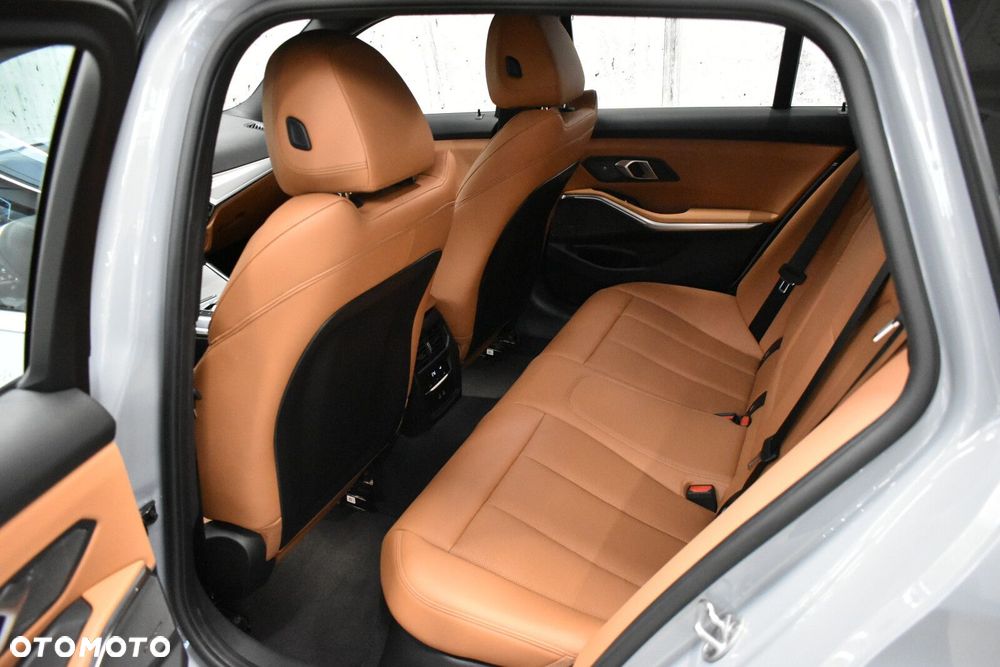 BMW Seria 3 - 22