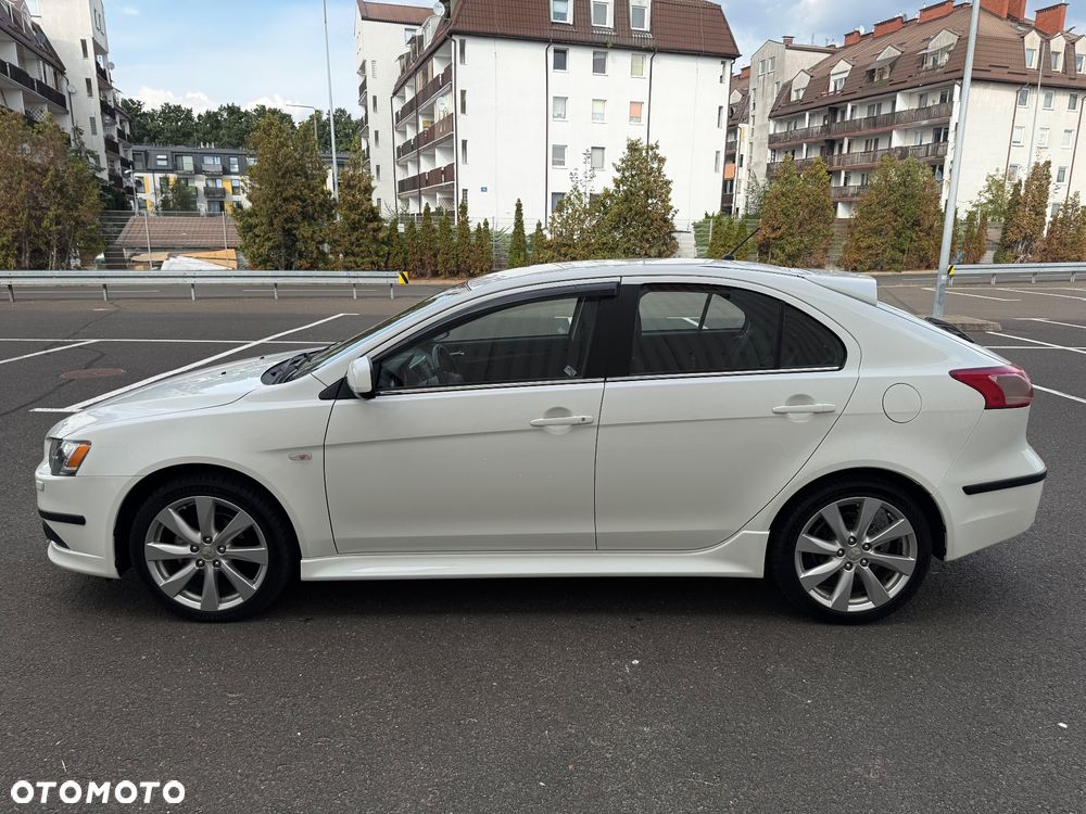 Mitsubishi Lancer - 9