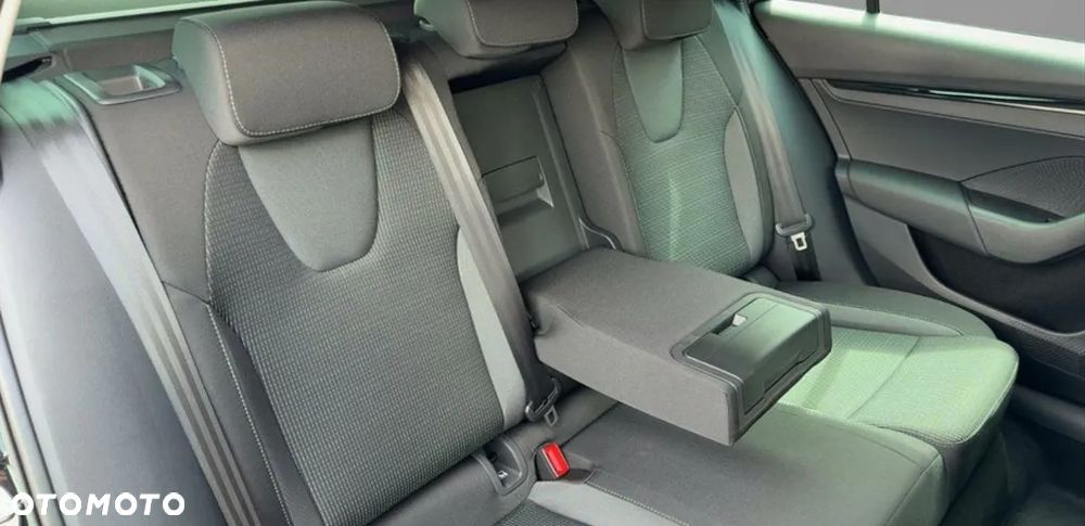 Skoda Octavia 1.5 TSI mHEV Selection DSG - 16