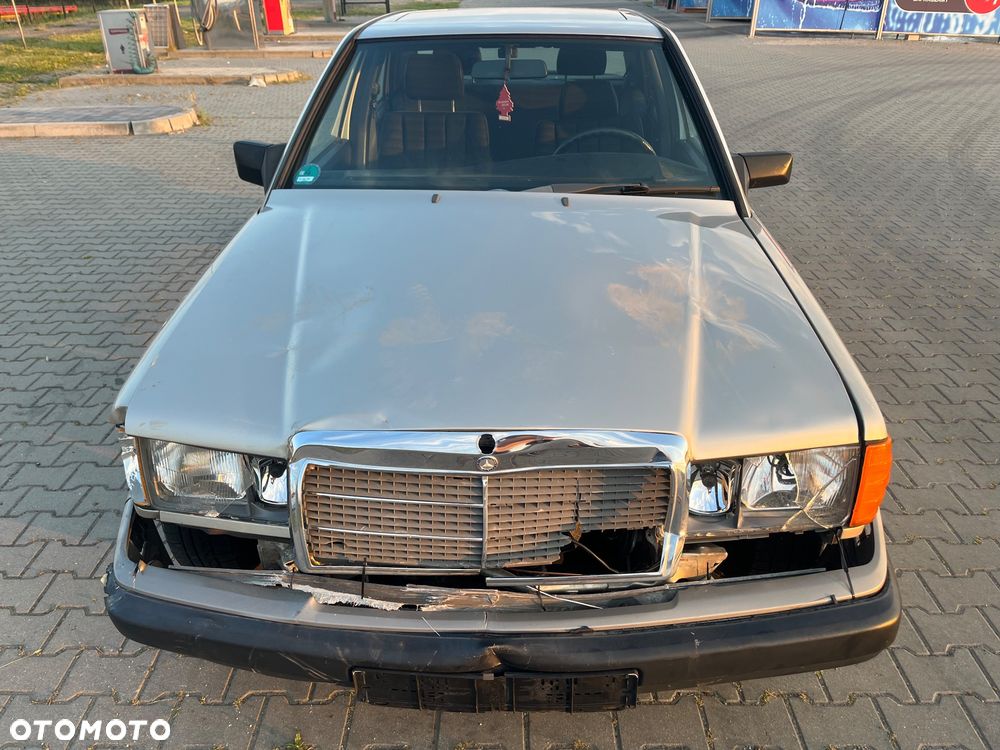 Mercedes-Benz W201 (190) - 8