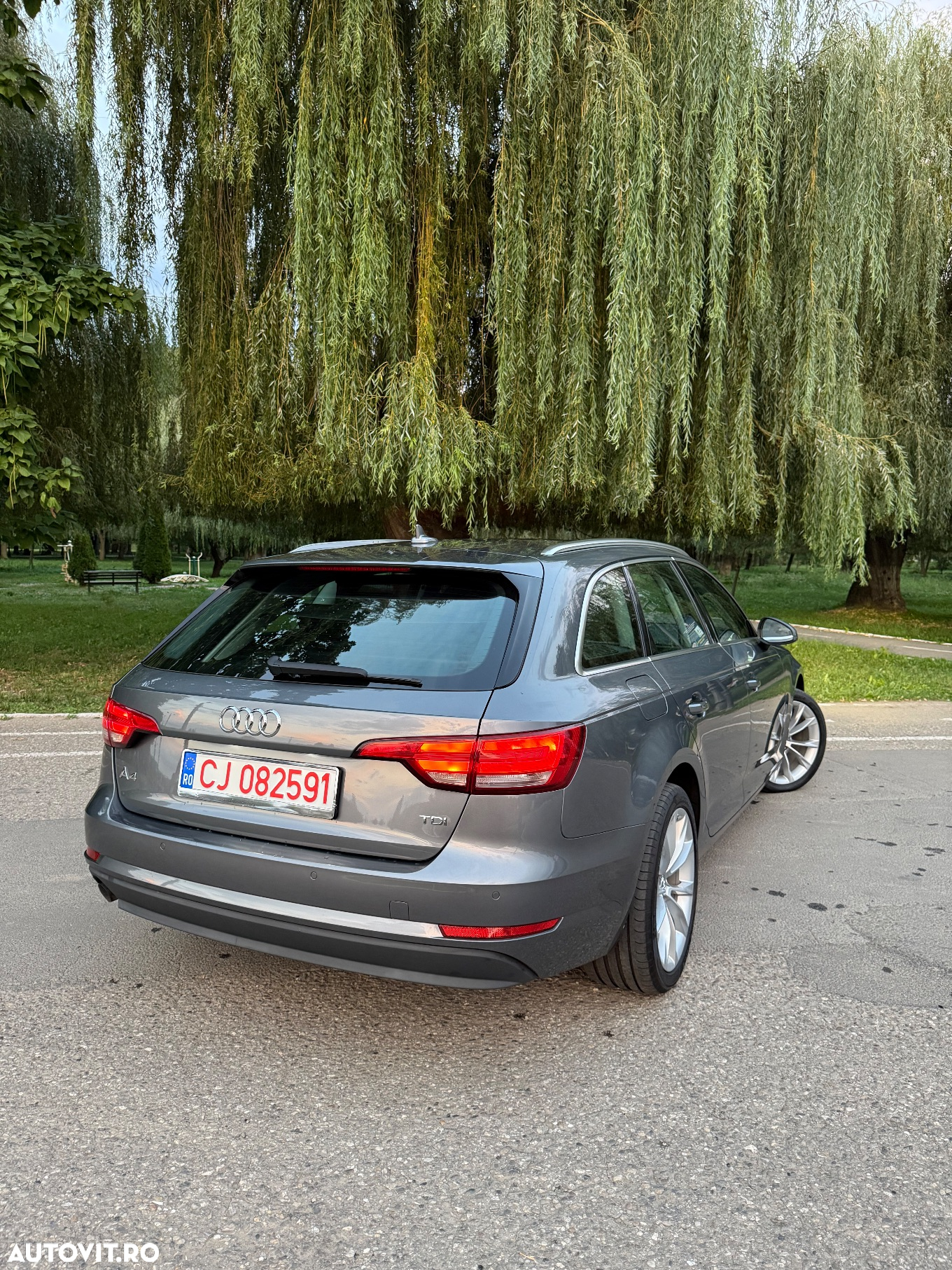 Audi A4 Avant 2.0 TDI ultra S tronic Design - 8