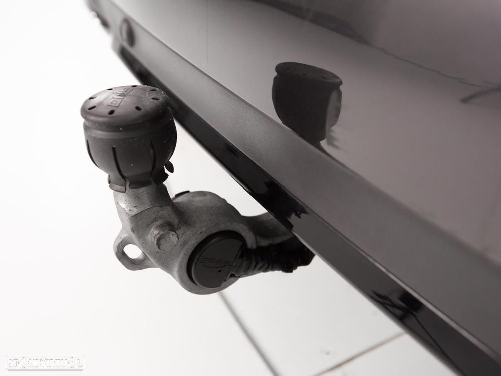 Mercedes-Benz E 300 de 4Matic 9G-TRONIC AMG Line - 15