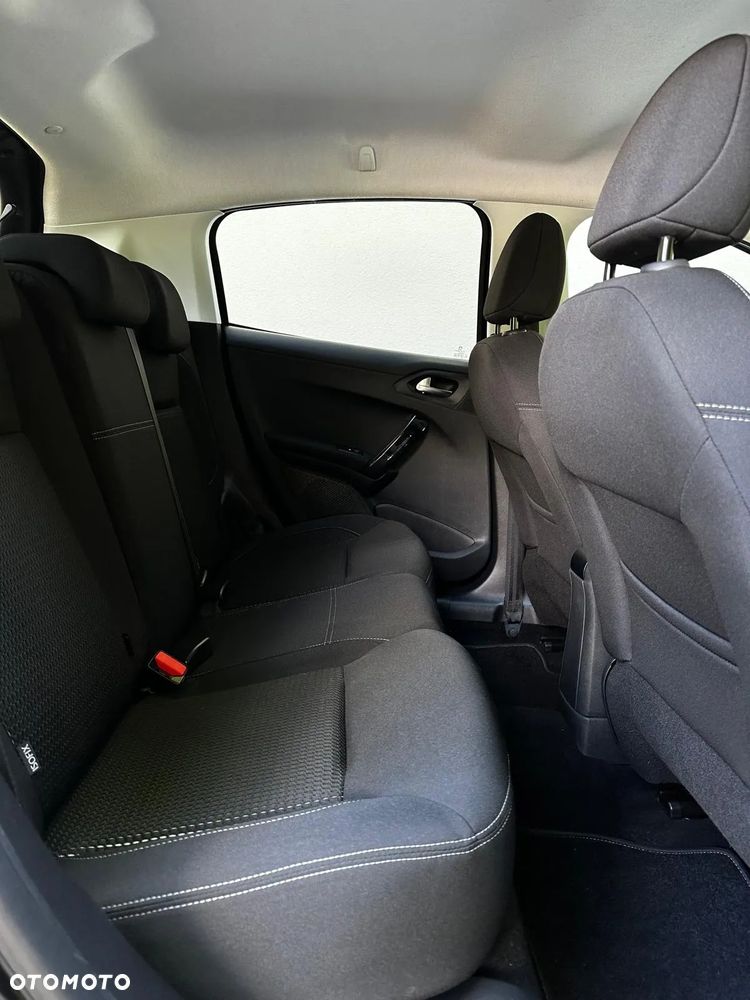 Peugeot 208 PureTech 110 Stop & Start Signature - 17