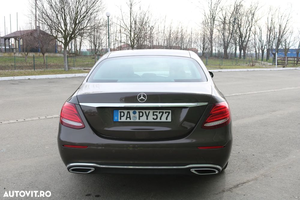 Mercedes-Benz E 220 d 4Matic 9G-TRONIC Avantgarde - 5