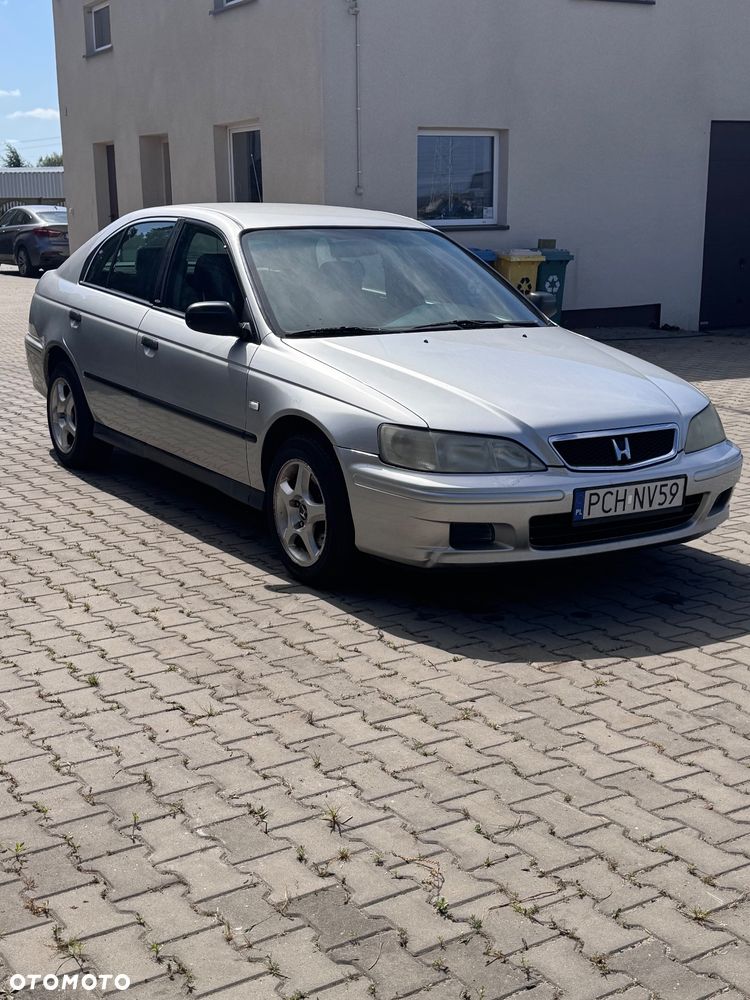 Honda Accord 1.8i LS - 12