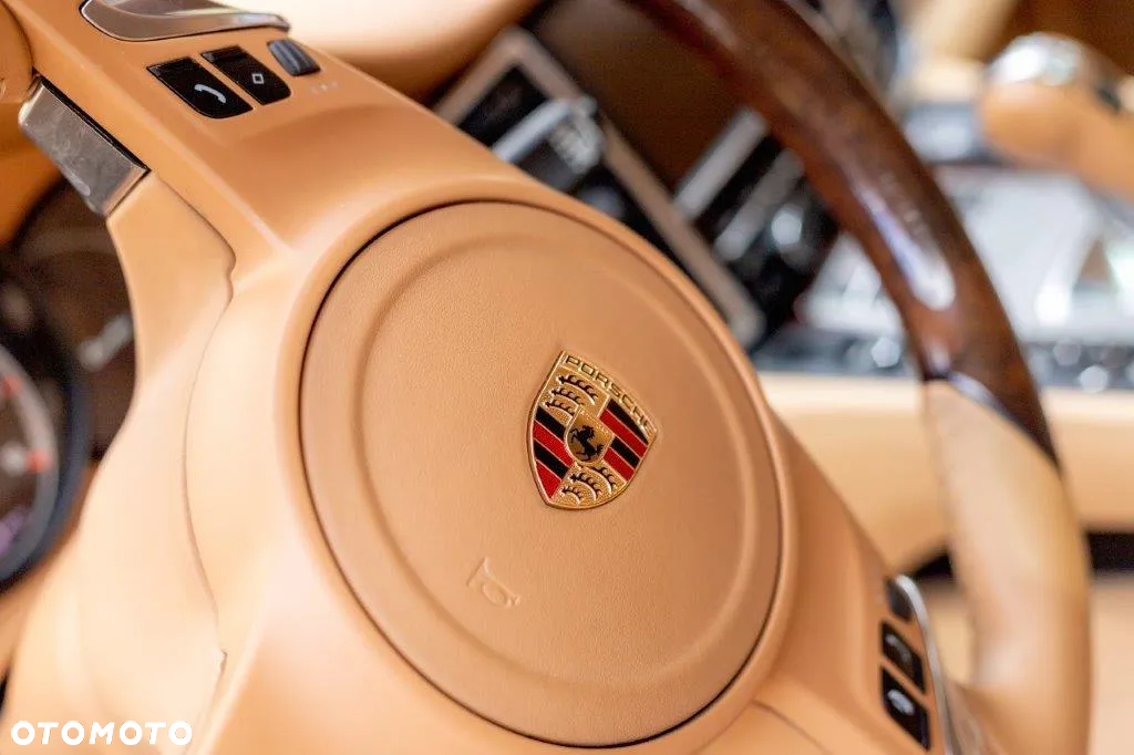 Porsche Panamera Turbo - 14