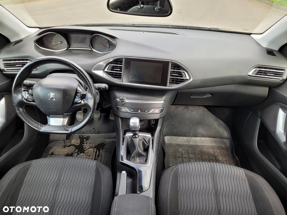 Peugeot 308 1.2 PureTech Allure S&S - 15