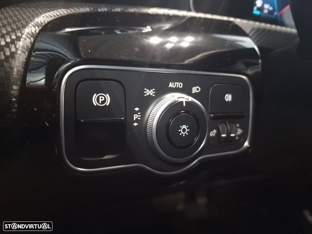 Mercedes-Benz A 180 Limousine d Progressive Aut. - 28