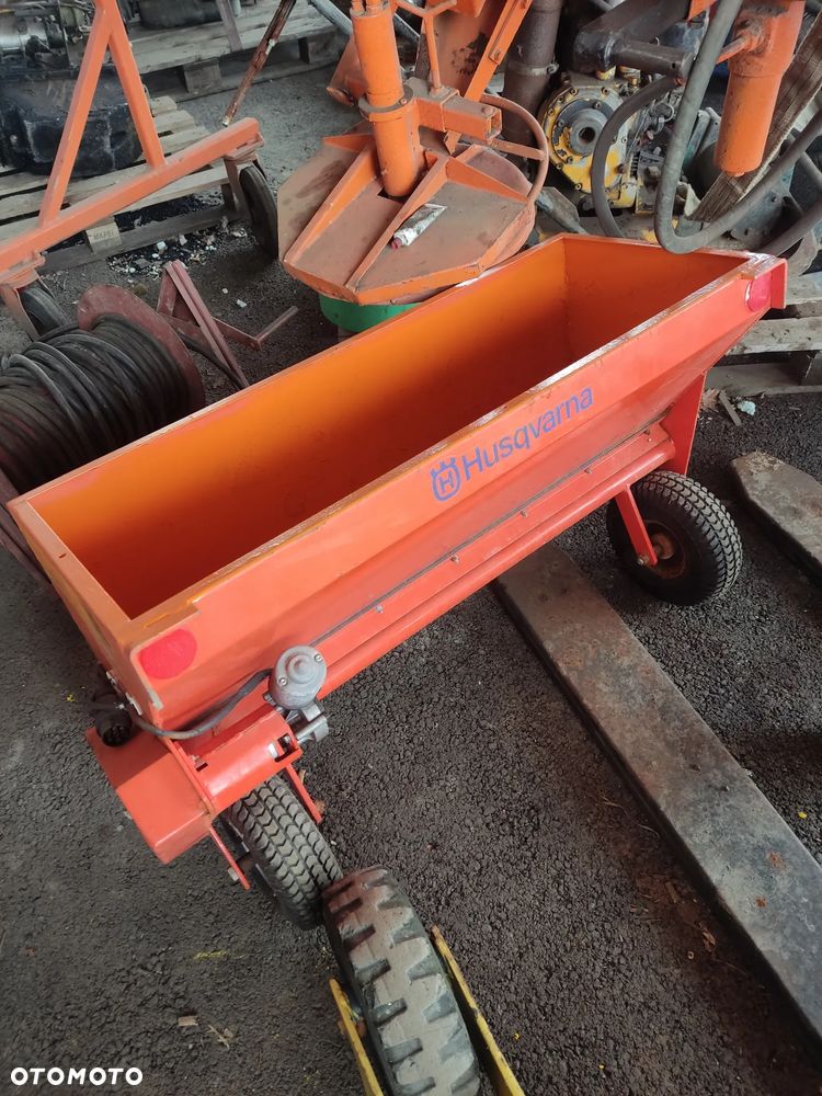 posypywarka Husqvarna Kova S1001 piaskarka - 1