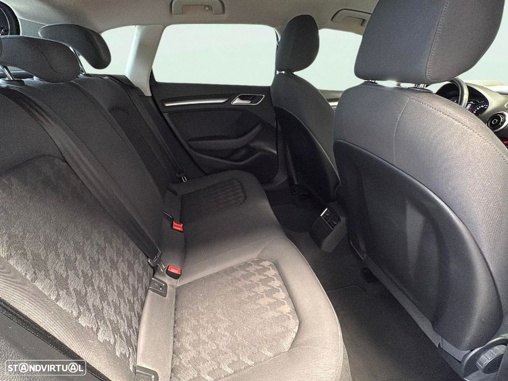 Audi A3 Sportback 1.6 TDI Attraction - 16
