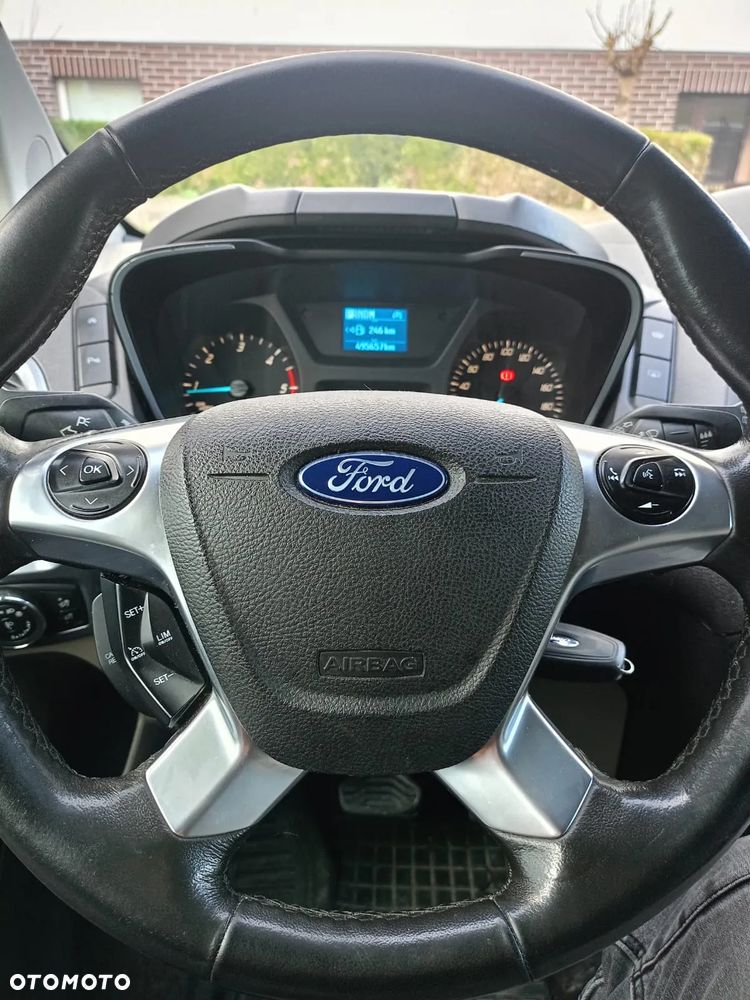 Ford Tourneo Custom - 10