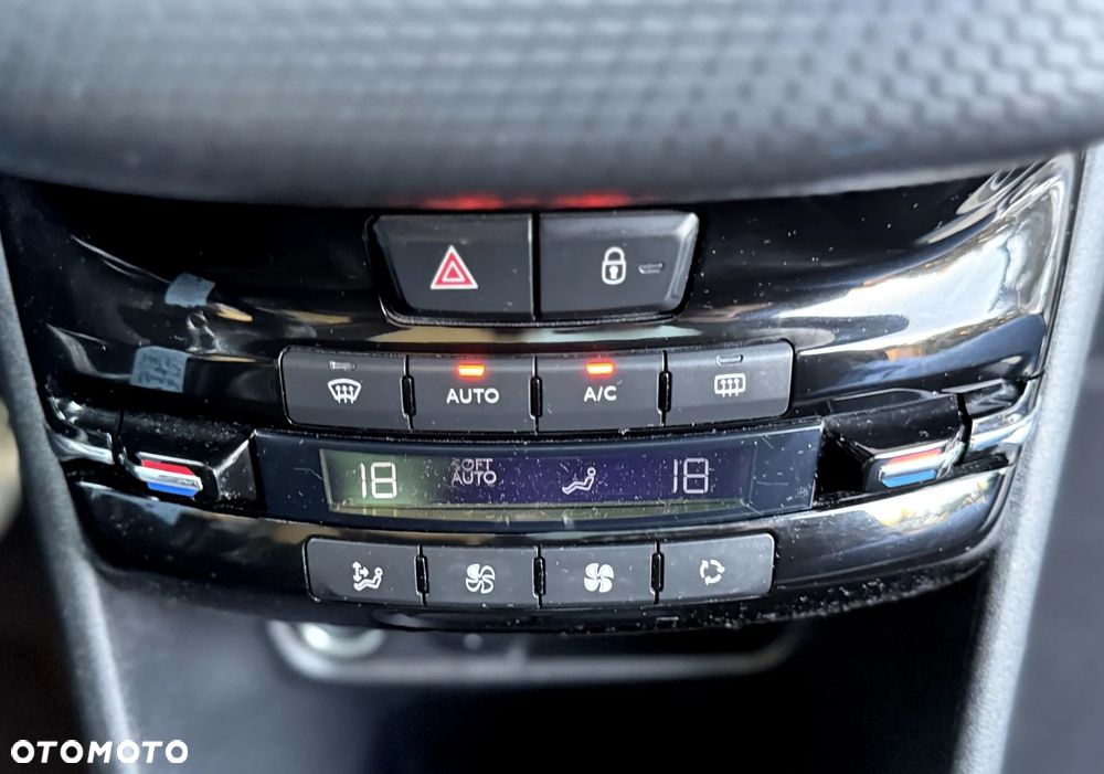 Peugeot 2008 PureTech 110 Stop&Start Crossway - 30