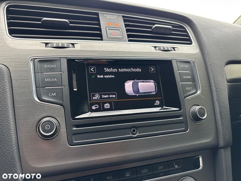 Volkswagen Golf - 28